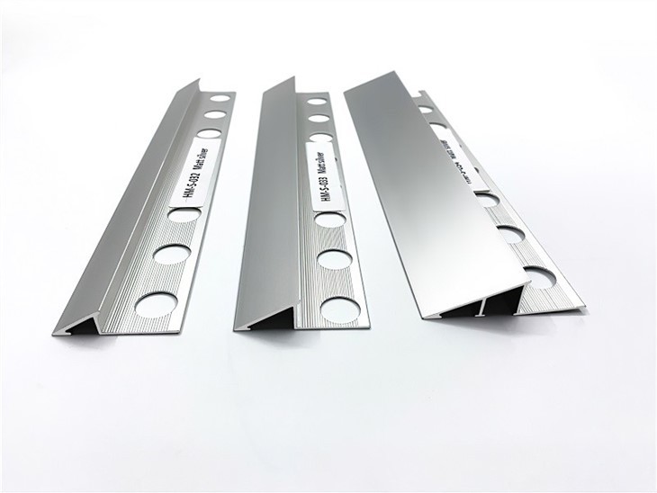 Aluminum ramping to tile